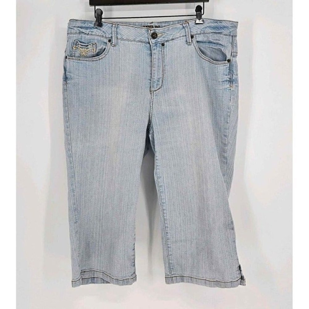Zana Di Womens Stretch Light Wash Jeans Capris Embroidered Back Pockets Sz 20